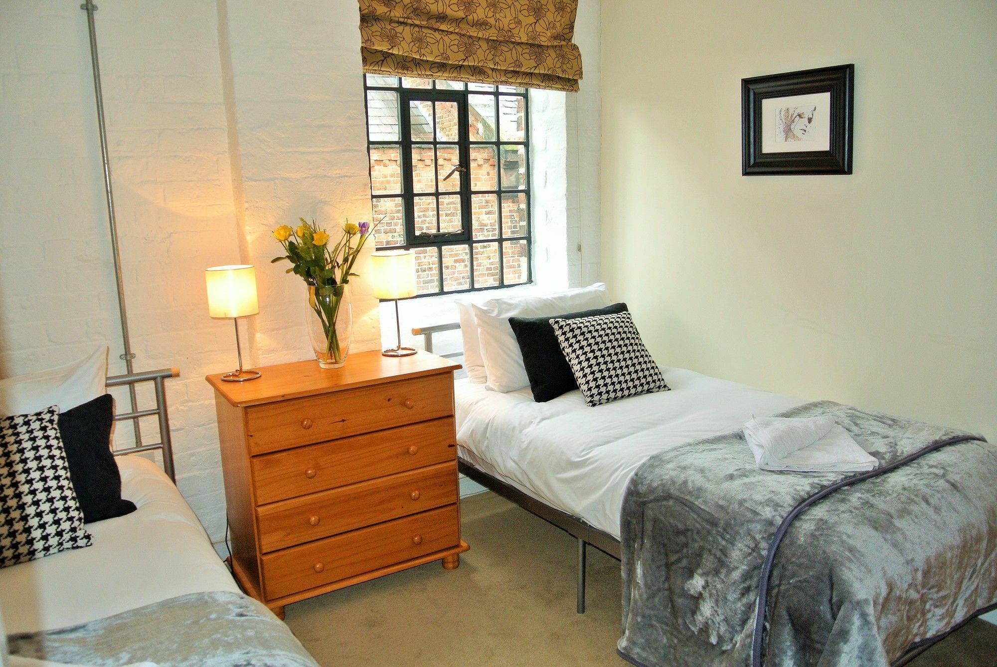 Oyo Approved Serviced Apartments Steam Mill Chester Kültér fotó